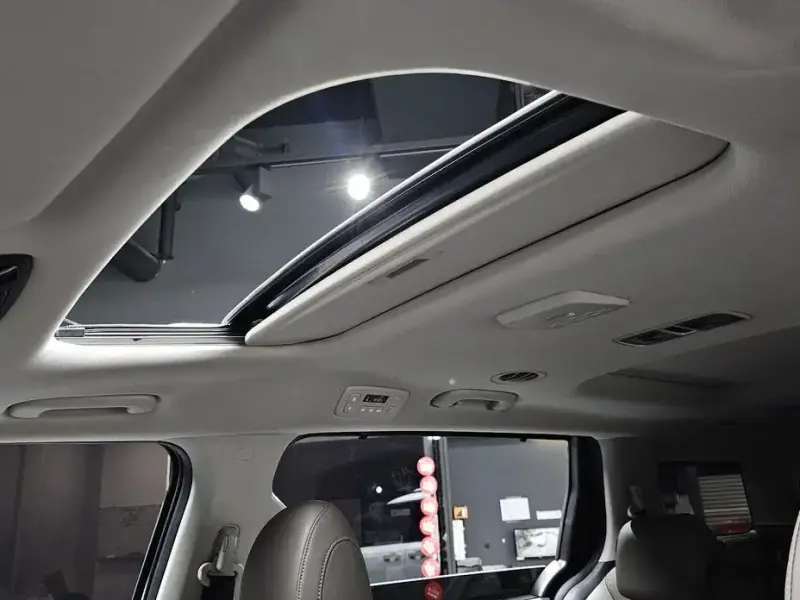 2024 Kia Carnival с пробегом 10 457 км