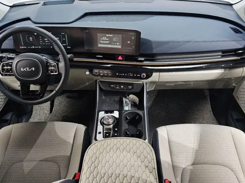 2024 Kia Carnival с пробегом 3 512 км