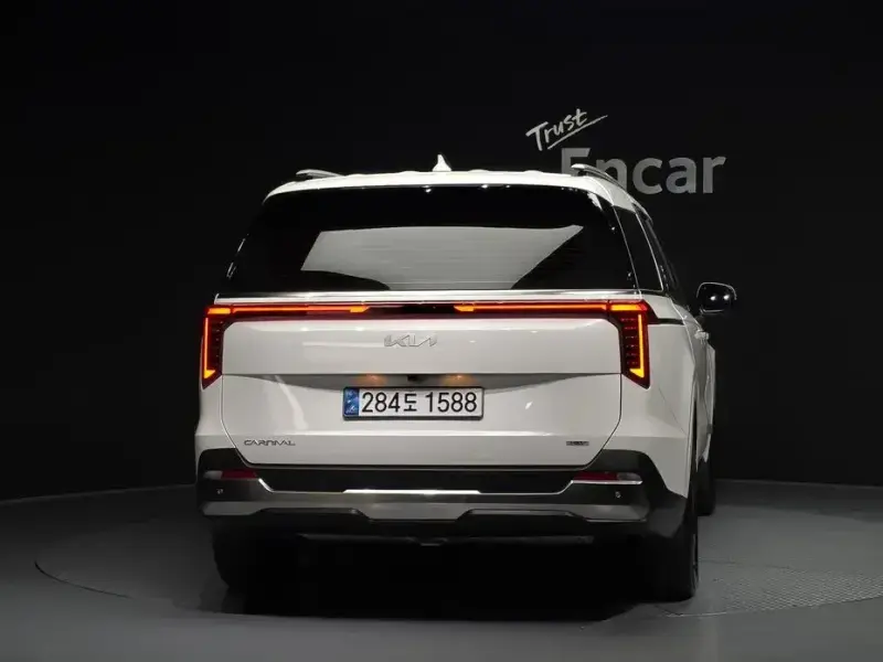 2024 Kia Carnival с пробегом 36 571 км