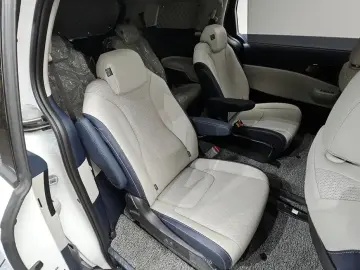 2024 Kia Carnival с пробегом 3 512 км