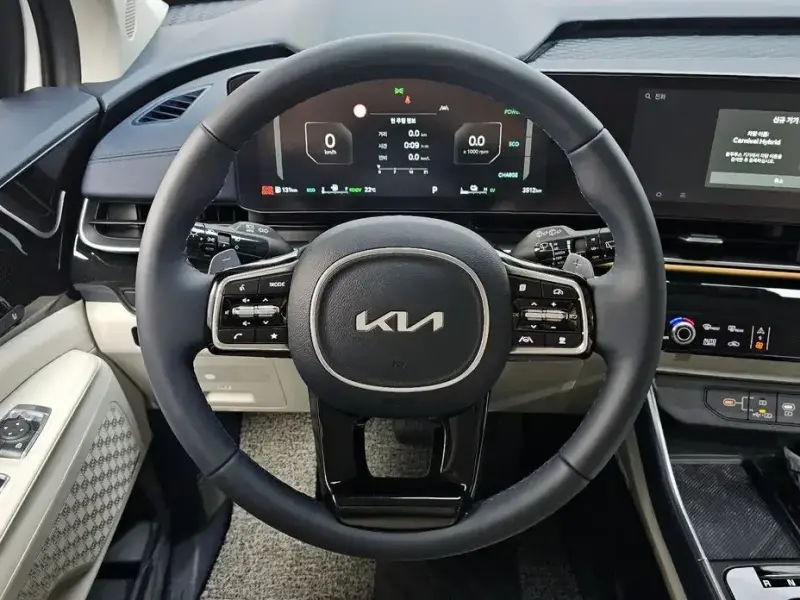 2024 Kia Carnival с пробегом 3 512 км