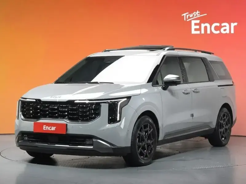 2025 Kia Carnival с пробегом 10 917 км