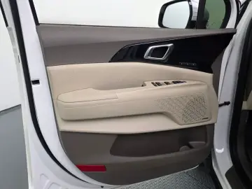 2024 Kia Carnival с пробегом 46 530 км