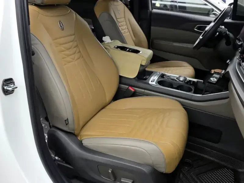 2025 Kia Carnival с пробегом 14 751 км