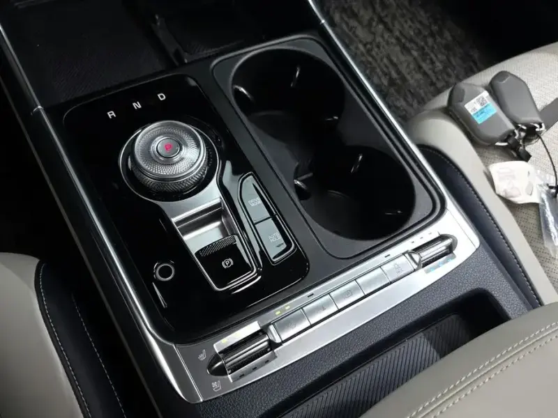 2024 Kia Carnival с пробегом 24 660 км