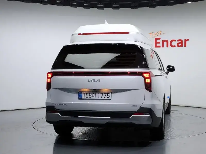 2025 Kia Carnival с пробегом 179 км