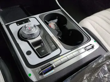 2025 Kia Carnival с пробегом 179 км