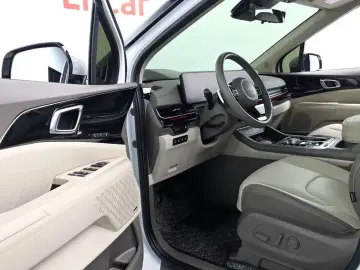 2024 Kia Carnival с пробегом 28 569 км