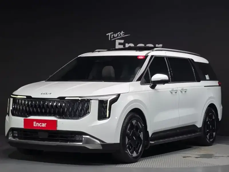 2025 Kia Carnival с пробегом 12 731 км