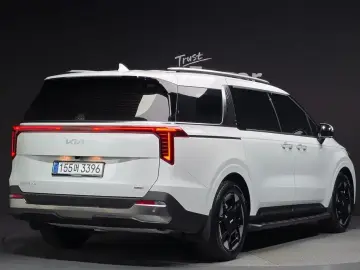 2025 Kia Carnival с пробегом 12 731 км
