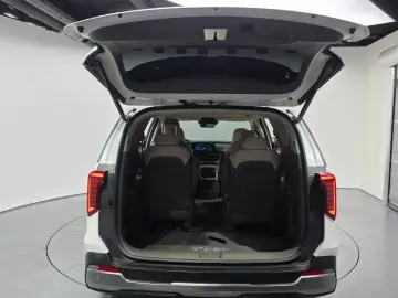 2024 Kia Carnival с пробегом 37 443 км