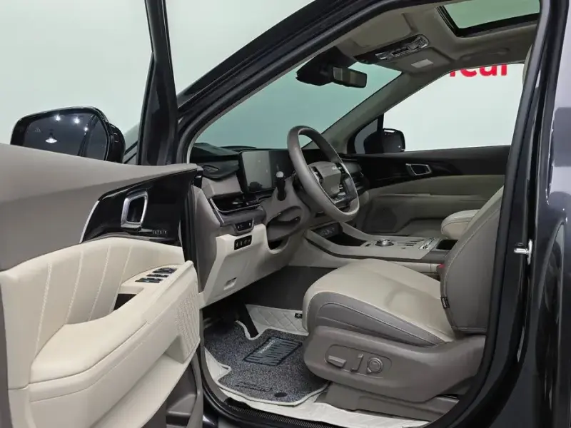 2025 Kia Carnival с пробегом 4 547 км