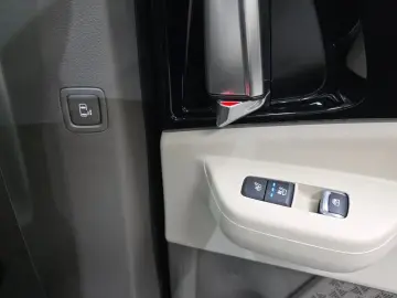 2025 Kia Carnival с пробегом 4 547 км