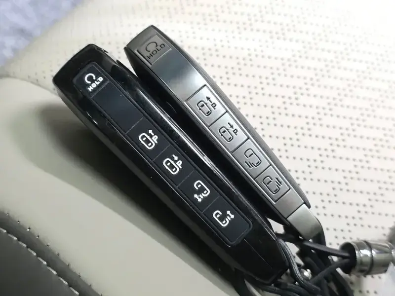 2025 Kia Carnival с пробегом 4 547 км