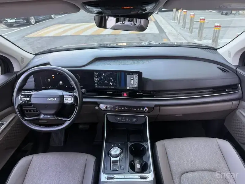 2025 Kia Carnival с пробегом 15 400 км
