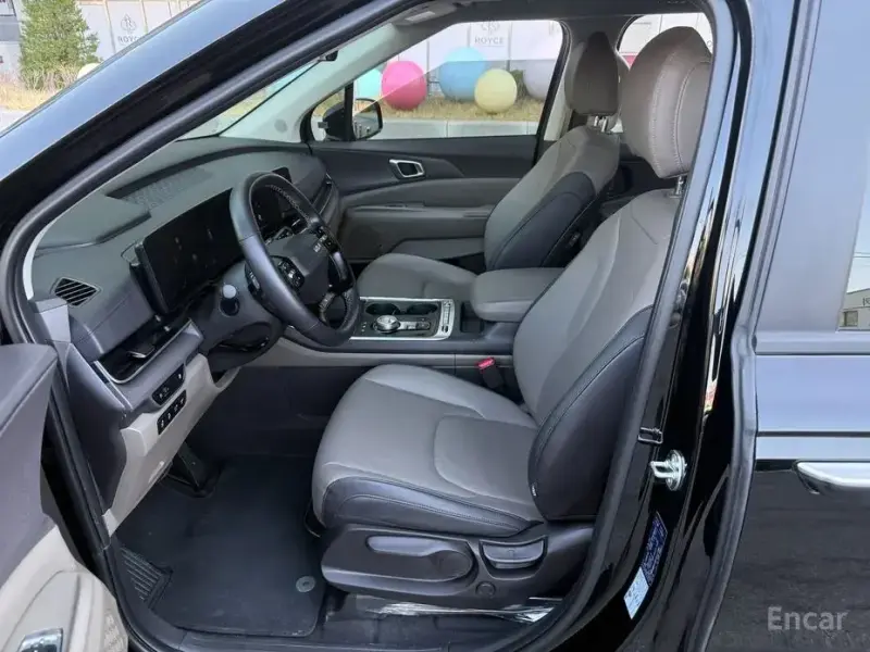 2025 Kia Carnival с пробегом 15 400 км