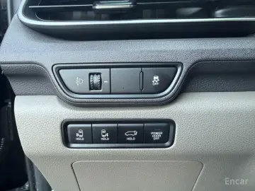 2025 Kia Carnival с пробегом 15 400 км