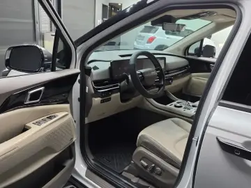 2025 Kia Carnival с пробегом 11 569 км