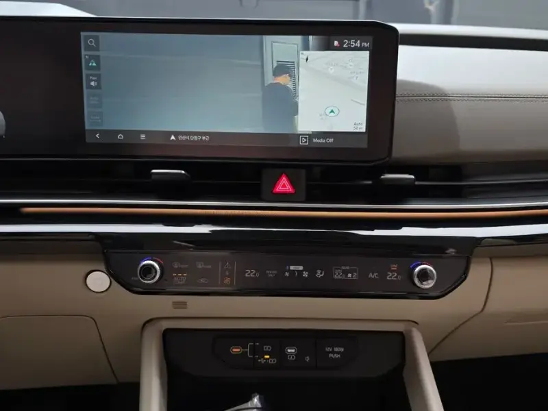 2025 Kia Carnival с пробегом 11 569 км