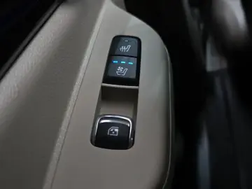 2025 Kia Carnival с пробегом 11 569 км