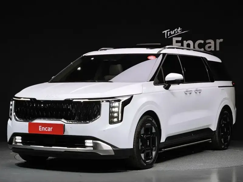 2025 Kia Carnival с пробегом 11 589 км