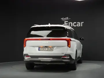 2024 Kia Carnival с пробегом 19 564 км