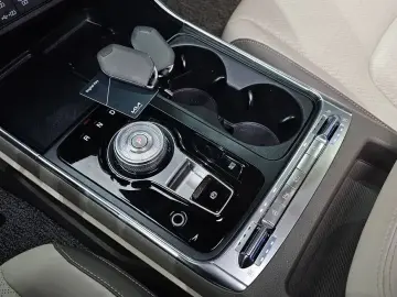2025 Kia Carnival с пробегом 11 589 км