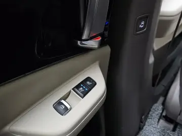 2025 Kia Carnival с пробегом 11 589 км