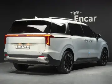 2024 Kia Carnival с пробегом 25 651 км