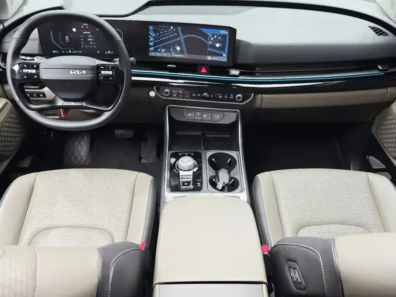 2025 Kia Carnival с пробегом 12 051 км