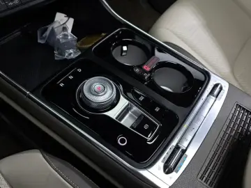 2024 Kia Carnival с пробегом 20 744 км