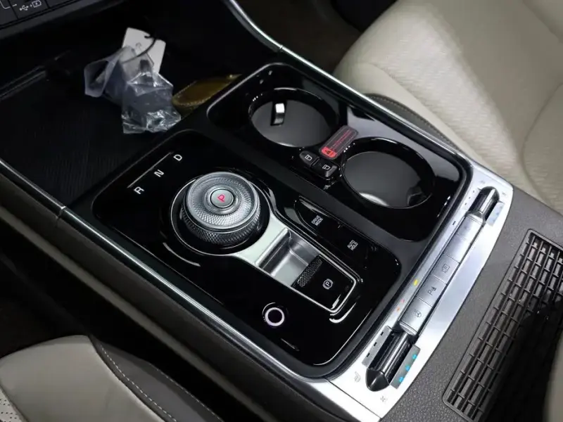 2024 Kia Carnival с пробегом 20 744 км