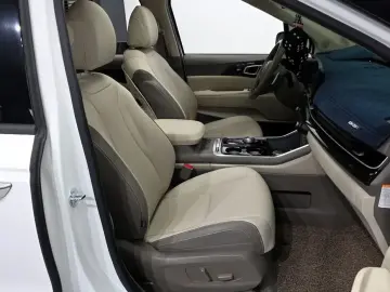 2024 Kia Carnival с пробегом 20 744 км