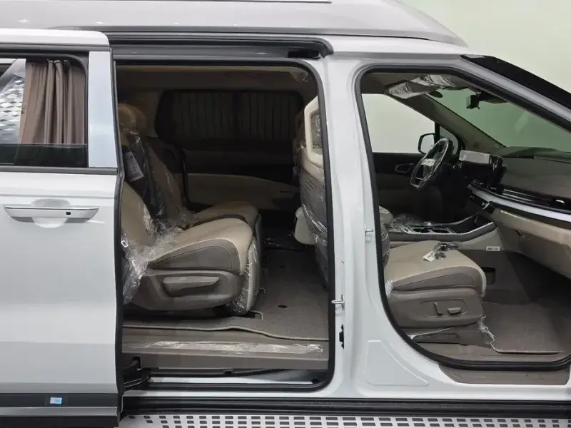 2026 Kia Carnival с пробегом 237 км