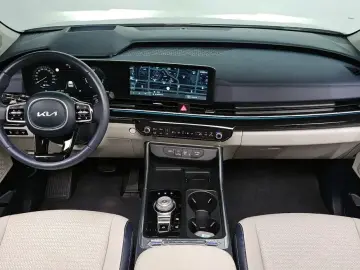2024 Kia Carnival с пробегом 28 401 км