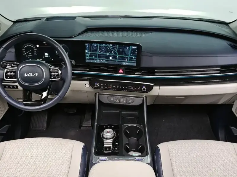2024 Kia Carnival с пробегом 28 401 км