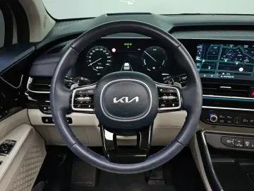 2024 Kia Carnival с пробегом 28 401 км