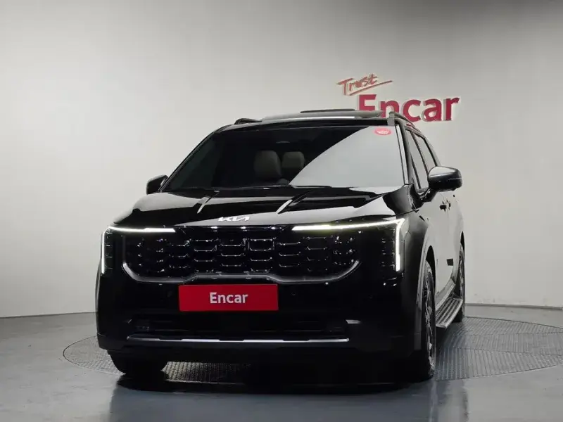 2025 Kia Carnival с пробегом 4 951 км