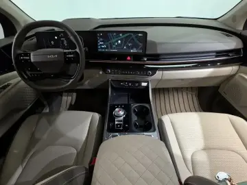 2025 Kia Carnival с пробегом 4 951 км