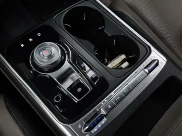 2024 Kia Carnival с пробегом 28 003 км