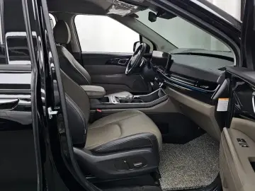 2024 Kia Carnival с пробегом 28 003 км