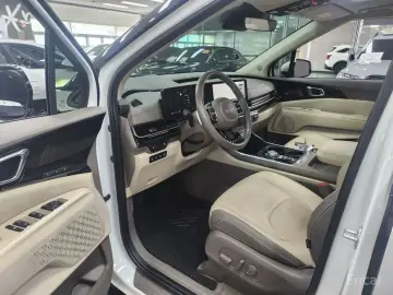 2024 Kia Carnival с пробегом 49 385 км