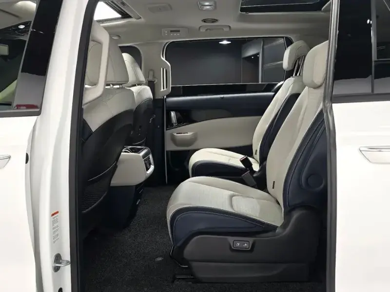 2024 Kia Carnival с пробегом 33 316 км