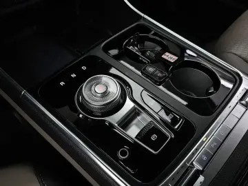 2024 Kia Carnival с пробегом 33 238 км