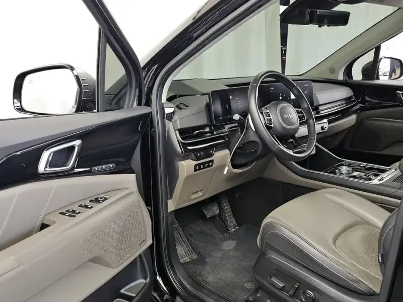 2024 Kia Carnival с пробегом 33 238 км