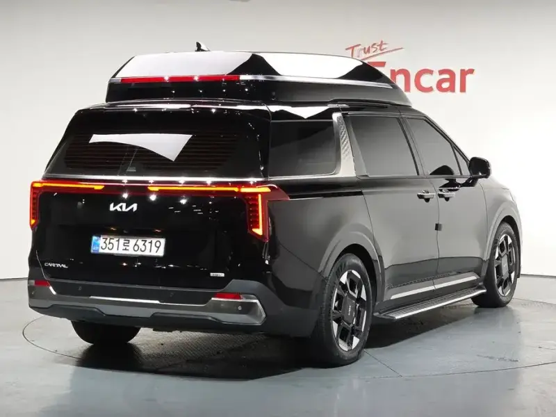 2024 Kia Carnival с пробегом 12 404 км