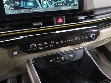 2024 Kia Carnival с пробегом 12 404 км
