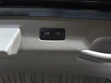 2024 Kia Carnival с пробегом 12 404 км