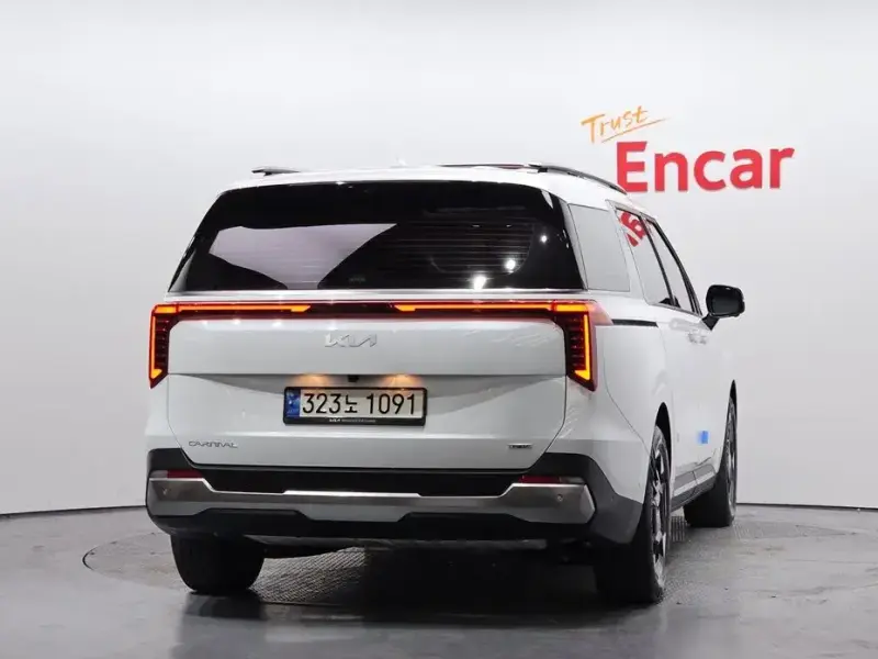 2024 Kia Carnival с пробегом 39 209 км