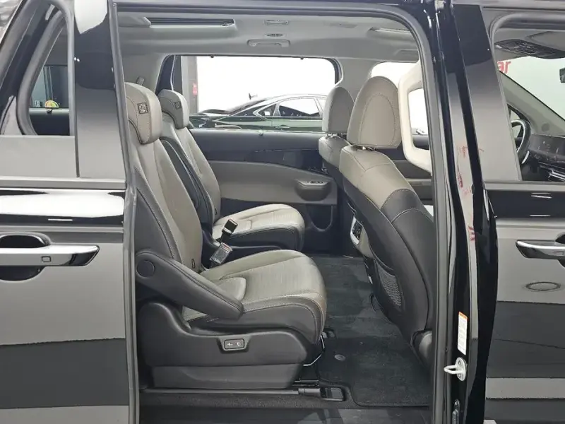 2024 Kia Carnival с пробегом 29 863 км
